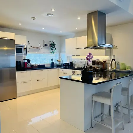 Villa Luxury House In